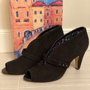 Bella Vita Nouveau Peep Toe Booties